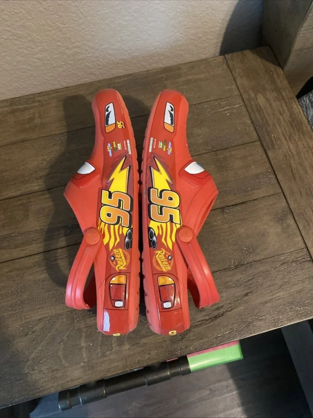 lightning mcqueen crocs M8 W10 - Picture 5 of 7